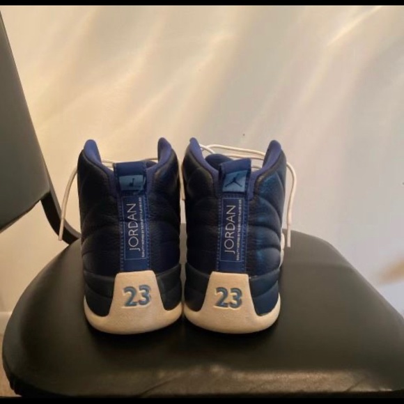 Jordan 12 - Picture 2 of 5